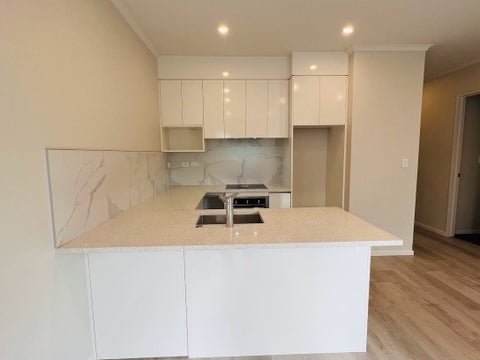 82D Eversleigh Road, Belmont, Auckland