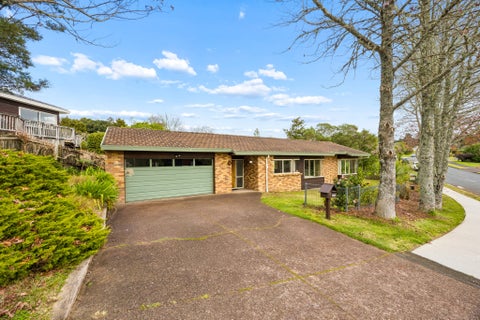 12 Woodfern Crescent, Titirangi, Auckland