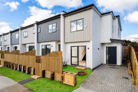 2E Clutha Crescent, Clover Park, Auckland