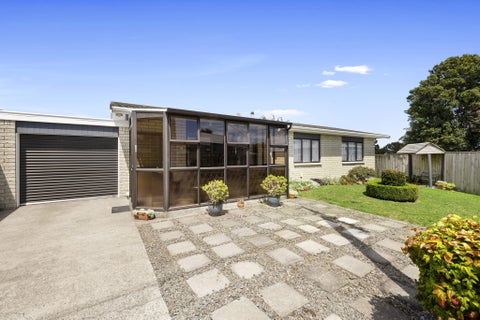 128 Seaview Road, Westown, New Plymouth