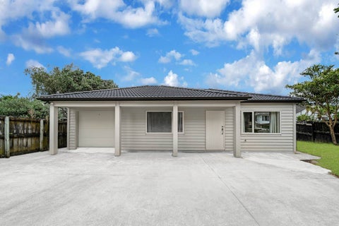 13A Gosford Drive, Botany Downs, Auckland