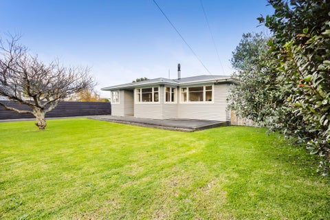 16 Riemenschneider Street, Manaia, Manaia