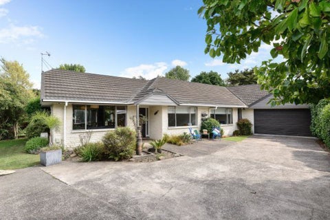 12 McLaren Place, Chedworth, Hamilton