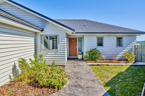 23 Montego Place, Grenada Village, Wellington