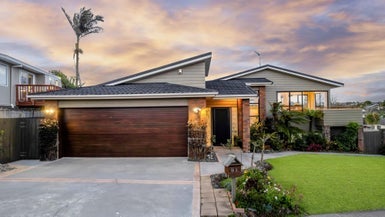 2/46 Westpark Drive, West Harbour, Auckland