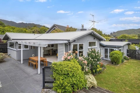 15 Tawa Street, Waikanae