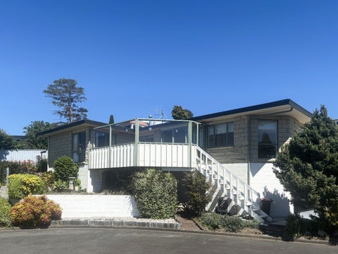 2/89 Churchill Drive, Taradale, Napier