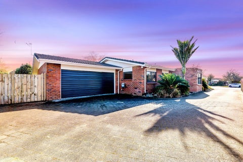 8 Argyle Place, Highlands Park, New Plymouth