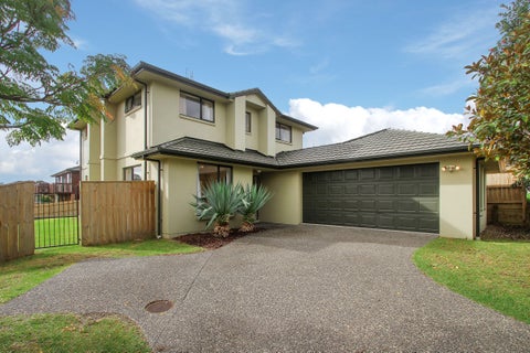 6 Thomas Hamer Place, Greenhithe, Auckland