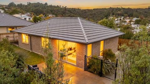 92 Sunstone Crescent, Timberlea, Upper Hutt