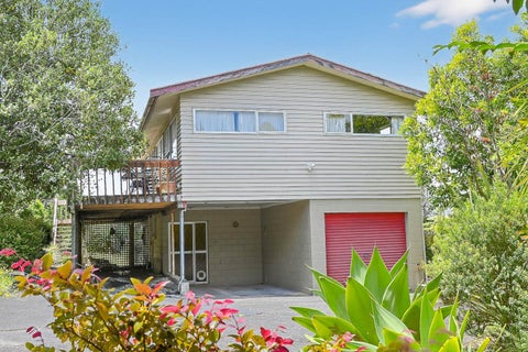 220 Glamorgan Drive, Northcross, Auckland