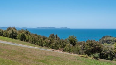 33 Bay View Road, Cable Bay