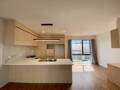 3/954 East Coast Road, Northcross, Auckland