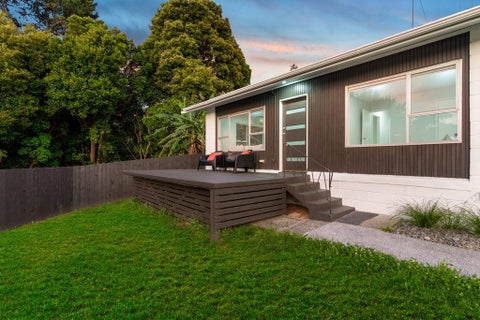 2/17 Emirau Place, Glenfield, Auckland
