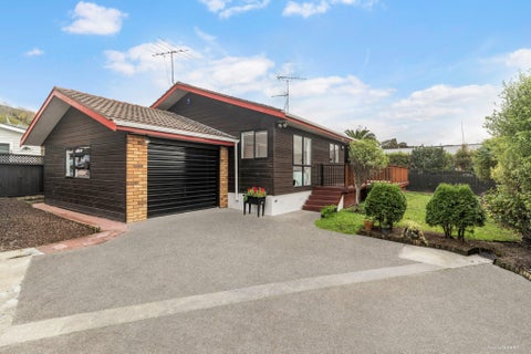 2/24 Hatherlow Street, Glenfield, Auckland