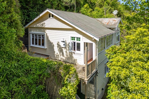 6 Governor Road, Northland, Wellington