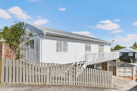 4/13 Holly Street, Avondale, Auckland