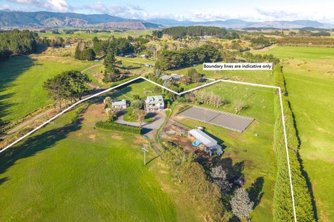 593 Waikawa Beach Road, Waikawa Beach, Levin