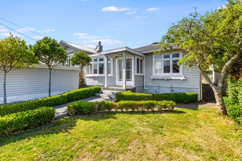 13 Firth Terrace, Karori, Wellington