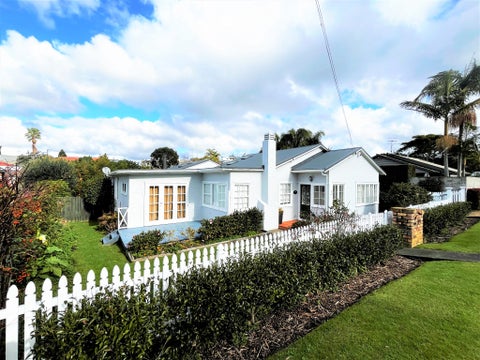 89 Uxbridge Road, Cockle Bay, Auckland