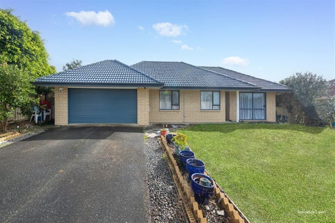 16 Frank Bunce Grove, Flat Bush, Auckland