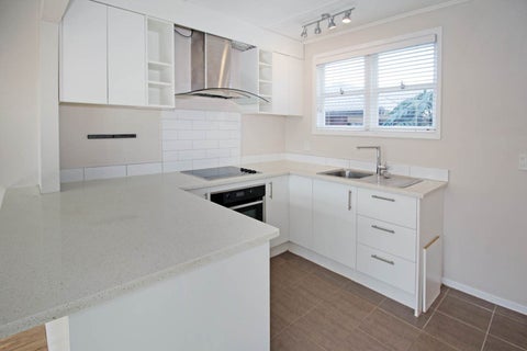 8/3 Picton Street, Howick, Auckland