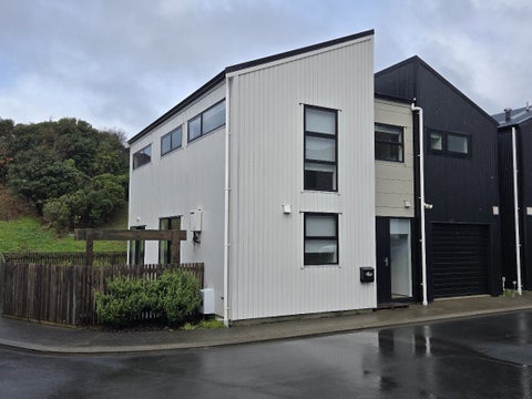 11/98 Westchester Drive, Churton Park, Wellington
