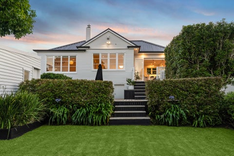 41 Waiohua Road, Greenlane, Auckland