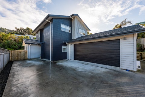 8A Olivia Crescent, Tawa, Wellington