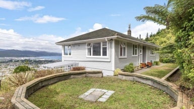 79 Miromiro Road, Normandale, Lower Hutt