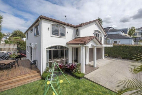 11A Bevyn Street, Castor Bay, Auckland