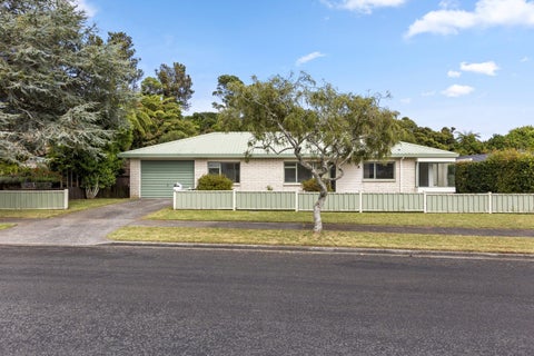16 Hickford Place, Okato, Okato