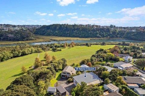 15 Taioma Crescent, Te Atatu Peninsula, Auckland