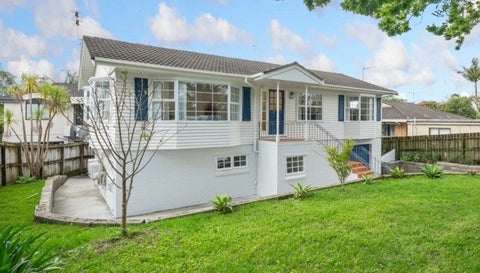 2/17 Sartors Avenue, Northcross, Auckland