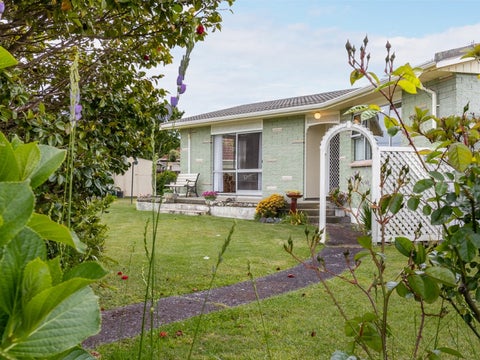 18 Park Avenue, Waikanae