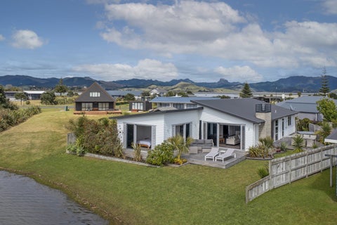 129 Harbour Drive, Matarangi, Whitianga