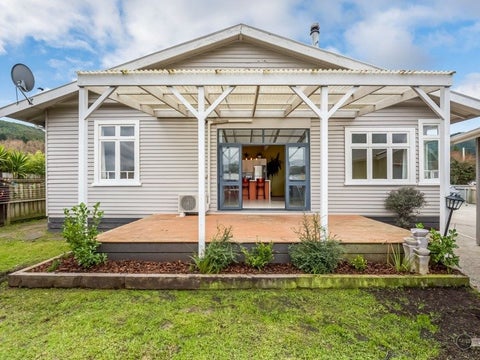 1/125 Upper Fitzherbert Road, Wainuiomata, Lower Hutt