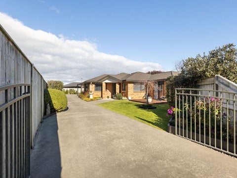 6 Liberty Grove, Kelvin Grove, Palmerston North