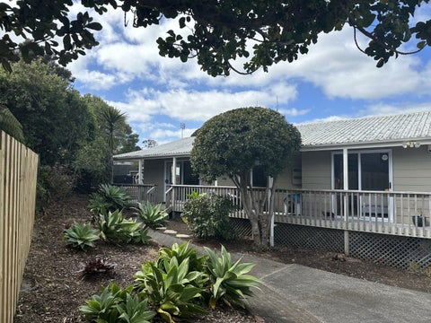 2/22 Neptune Avenue, Beach Haven, Auckland