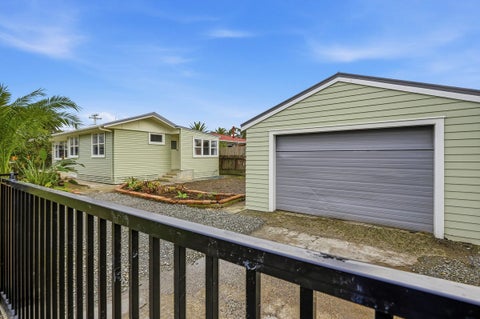 1 Parakai Avenue, Parakai, Helensville
