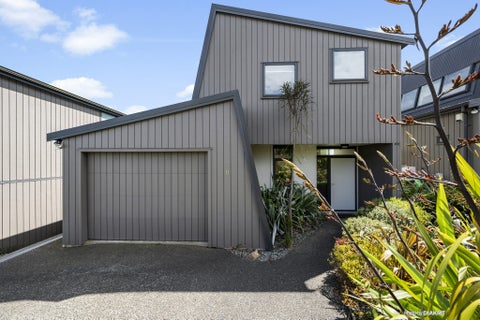11 Lacebark Lane, Woodridge, Wellington