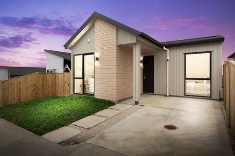 8 Horokaka Street, Massey, Auckland