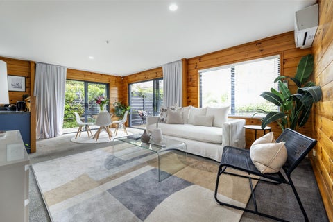 21A Fraser Road, Narrow Neck, Auckland