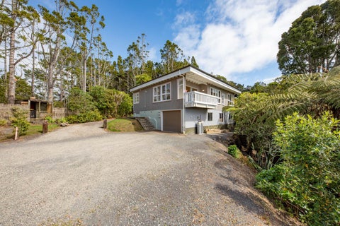 18 Arama Avenue, Titirangi, Auckland