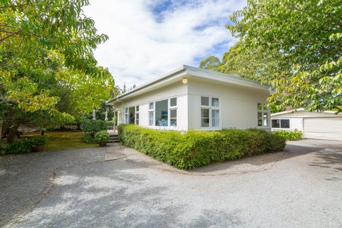 431A High Street South, Carterton