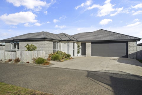 37 Kahuparere Crescent, Pyes Pa, Tauranga