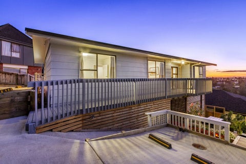 50 Tree View Avenue, Glenfield, Auckland