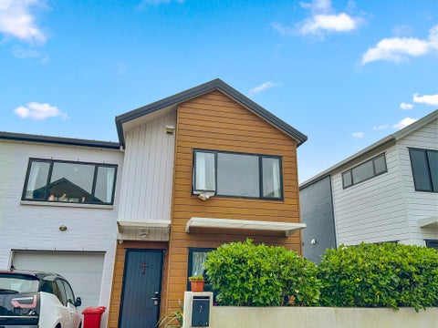 7 Seafarer Crescent, Stanmore Bay, Whangaparaoa