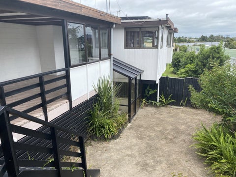 2A Lake Crescent, Hamilton Lake, Hamilton