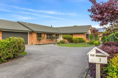 3 Bronte Place, Leamington, Cambridge